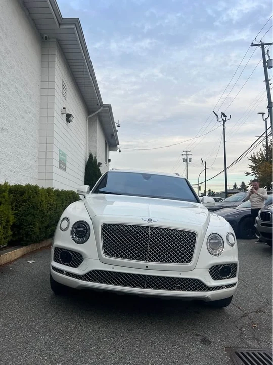 2017 Bentley Bentayga - Image 2 of 12