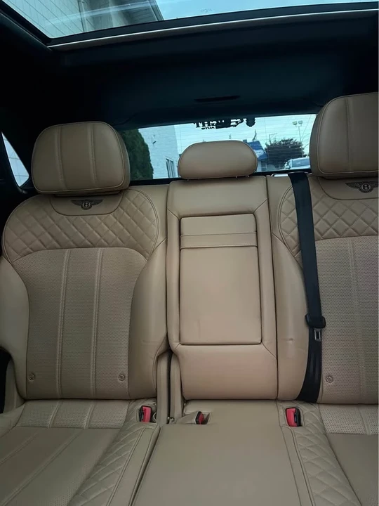2017 Bentley Bentayga - Image 11 of 12