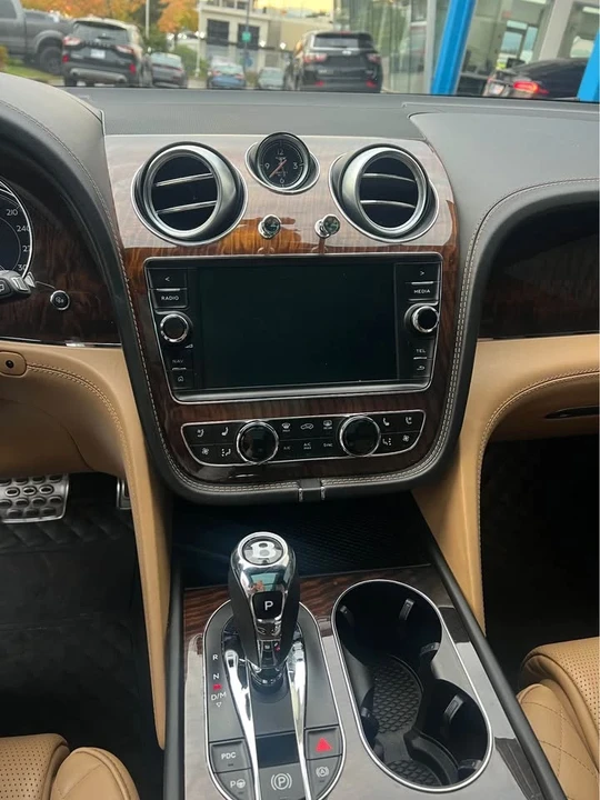2017 Bentley Bentayga - Image 7 of 12