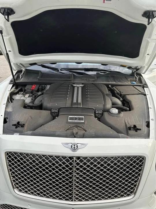 2017 Bentley Bentayga - Image 16 of 16
