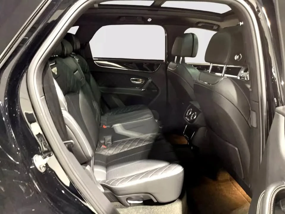 2017 Bentley Bentayga - Image 3 of 7