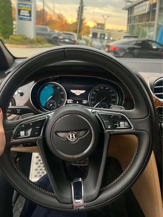 2017 Bentley Bentayga - Image 5 of 12