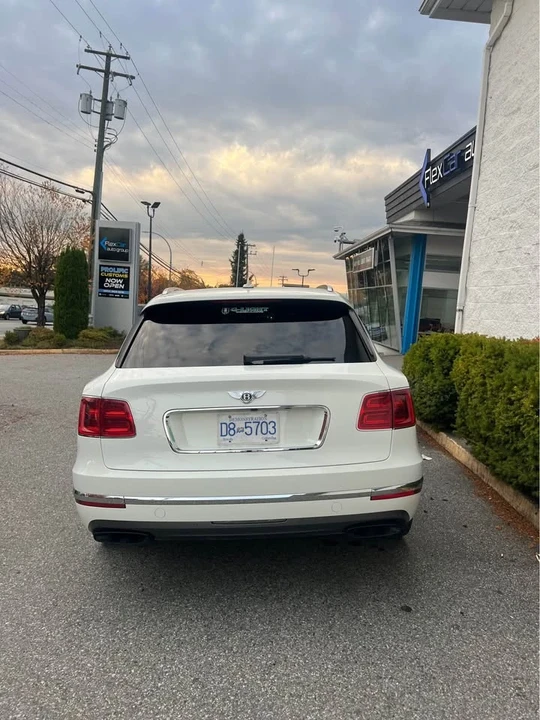 2017 Bentley Bentayga - Image 4 of 12