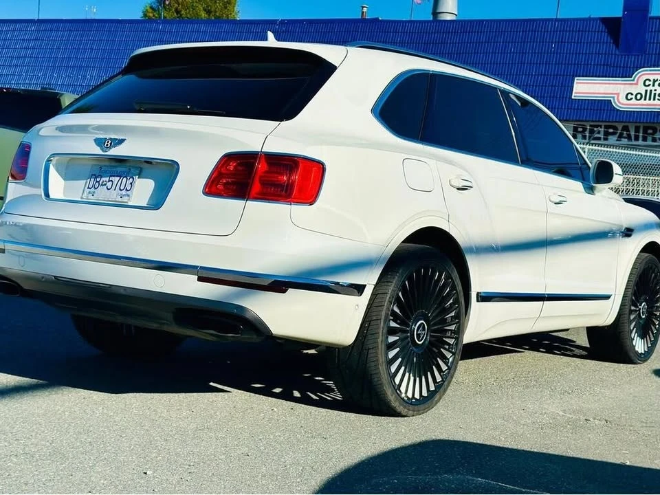 2017 Bentley Bentayga - Image 3 of 20