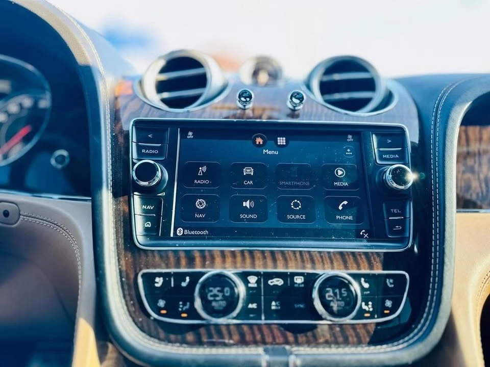 2017 Bentley Bentayga - Image 11 of 20