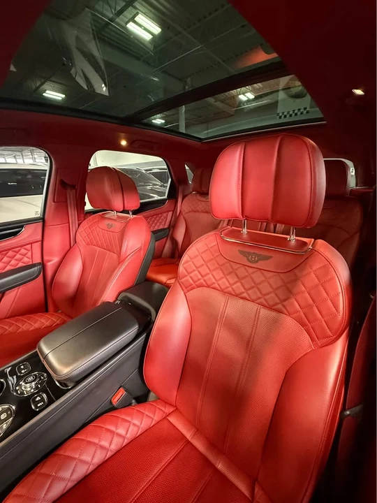 2017 Bentley Bentayga - Image 16 of 19