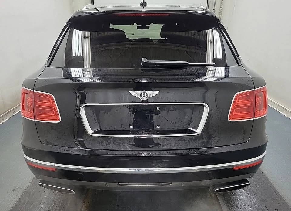 2017 Bentley Bentayga - Image 5 of 8