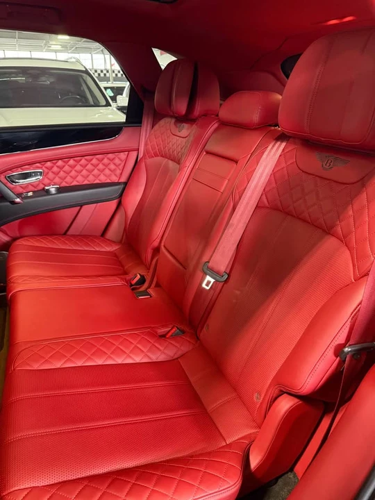2017 Bentley Bentayga - Image 19 of 19
