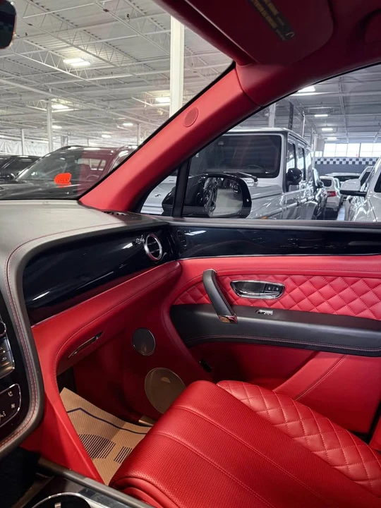 2017 Bentley Bentayga - Image 15 of 19