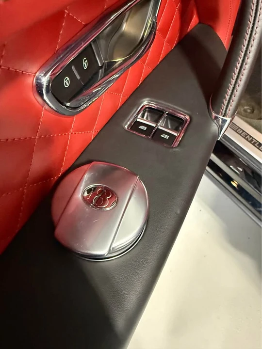 2017 Bentley Bentayga - Image 18 of 19