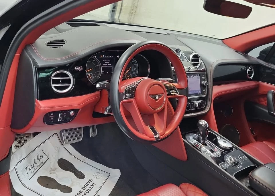 2017 Bentley Bentayga - Image 6 of 8