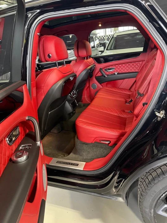 2017 Bentley Bentayga - Image 17 of 19