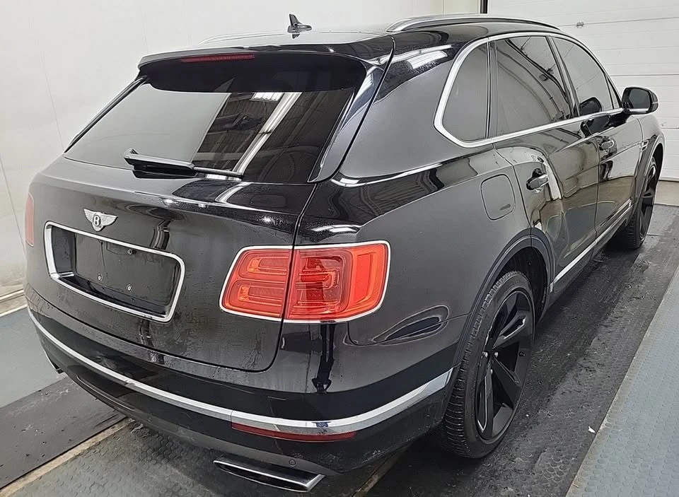 2017 Bentley Bentayga - Image 3 of 8