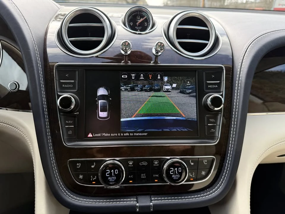 2017 Bentley Bentayga - Image 13 of 20