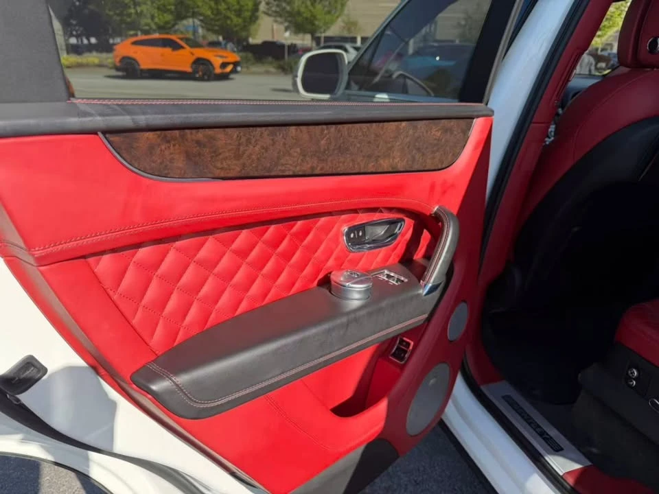 2017 Bentley Bentayga - Image 7 of 20