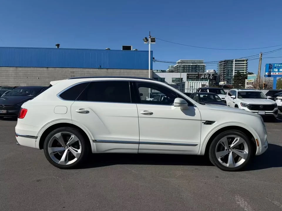 2017 Bentley Bentayga - Image 3 of 20