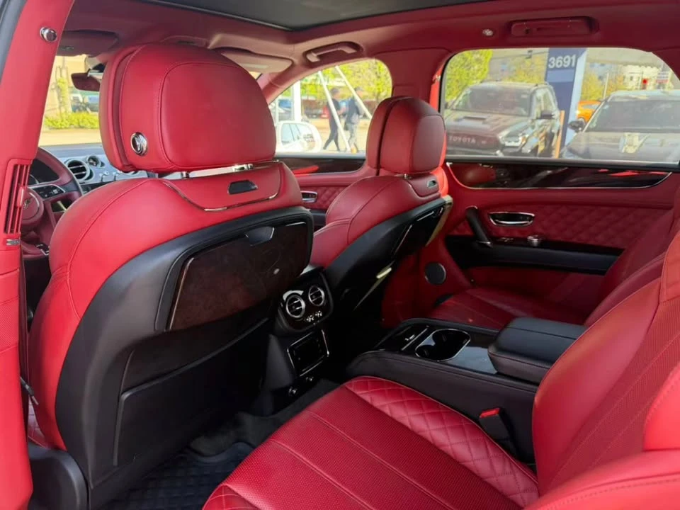 2017 Bentley Bentayga - Image 3 of 12