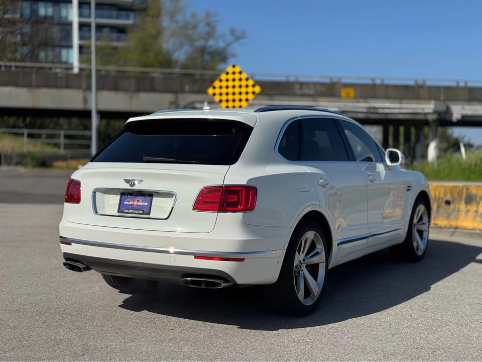 2017 Bentley Bentayga - Image 7 of 19