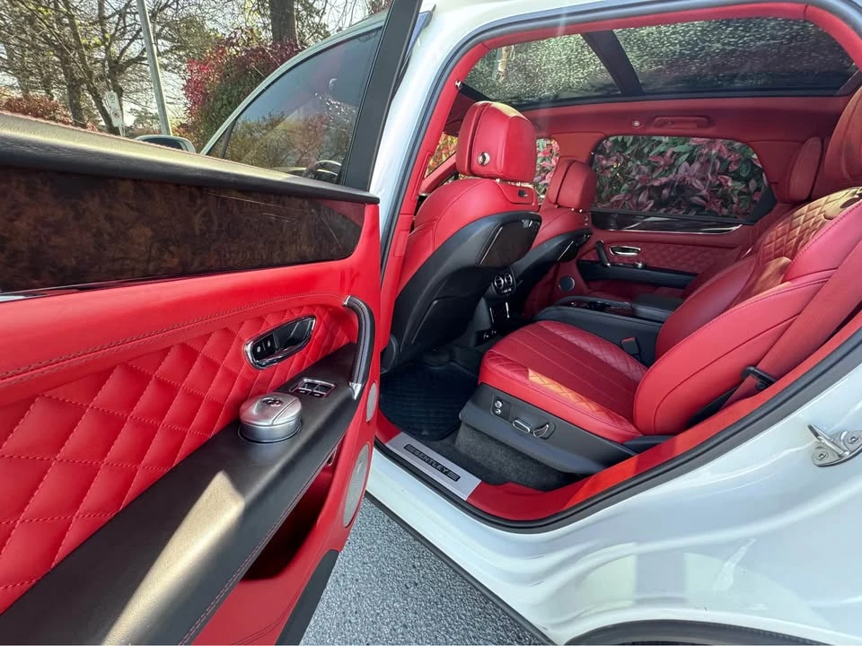 2017 Bentley Bentayga - Image 10 of 19
