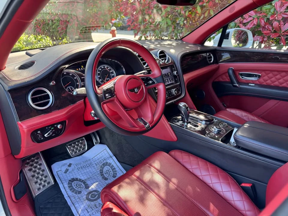 2017 Bentley Bentayga - Image 19 of 19