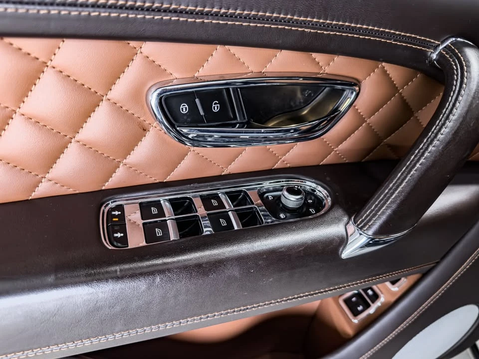 2017 Bentley Bentayga - Image 15 of 20