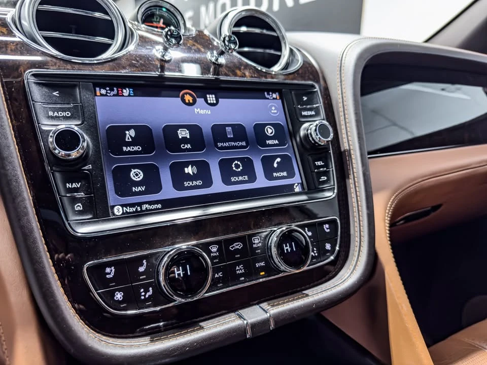 2017 Bentley Bentayga - Image 19 of 20