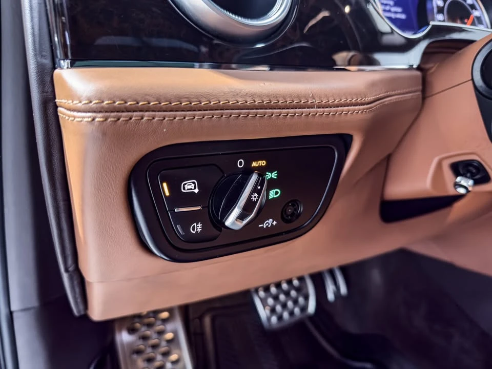 2017 Bentley Bentayga - Image 17 of 20