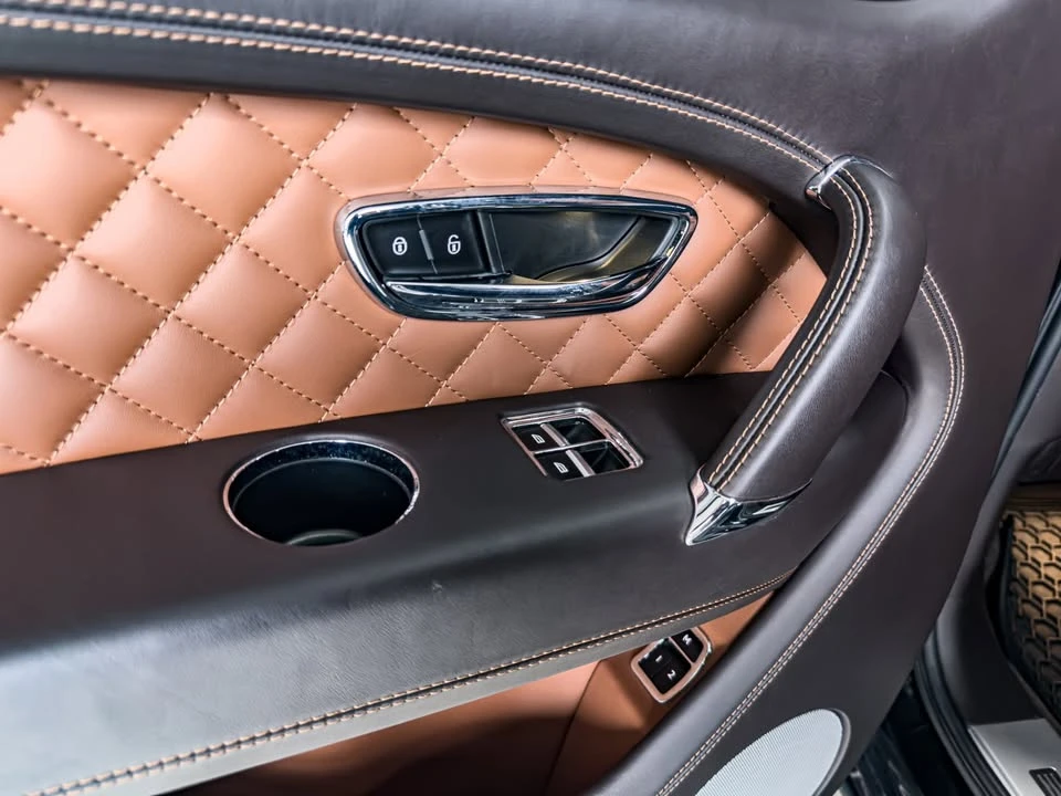 2017 Bentley Bentayga - Image 18 of 20