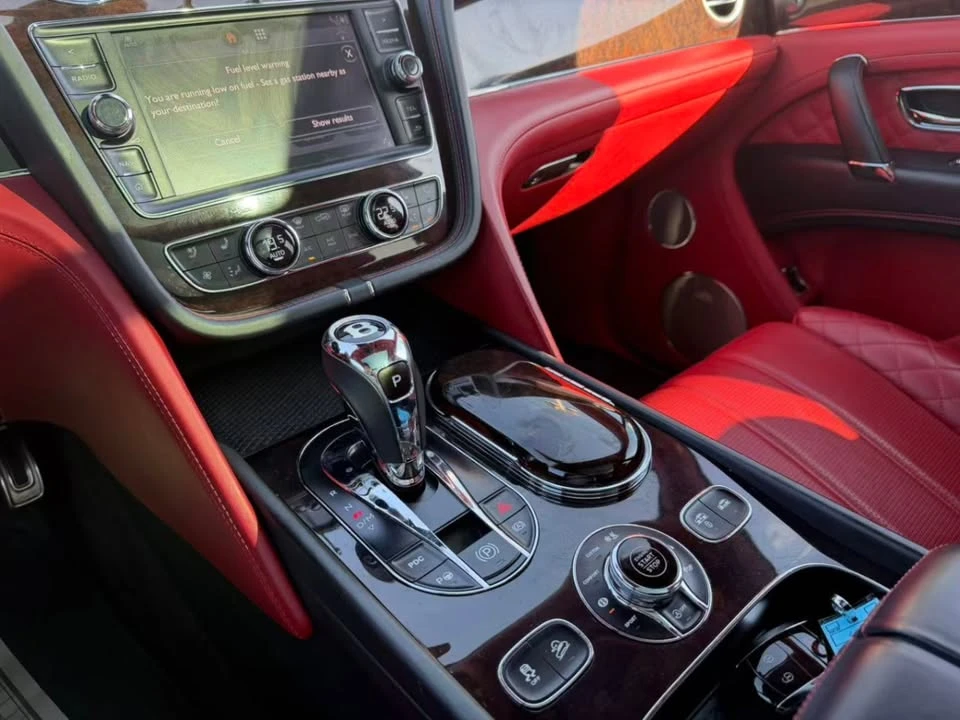2017 Bentley Bentayga - Image 15 of 20