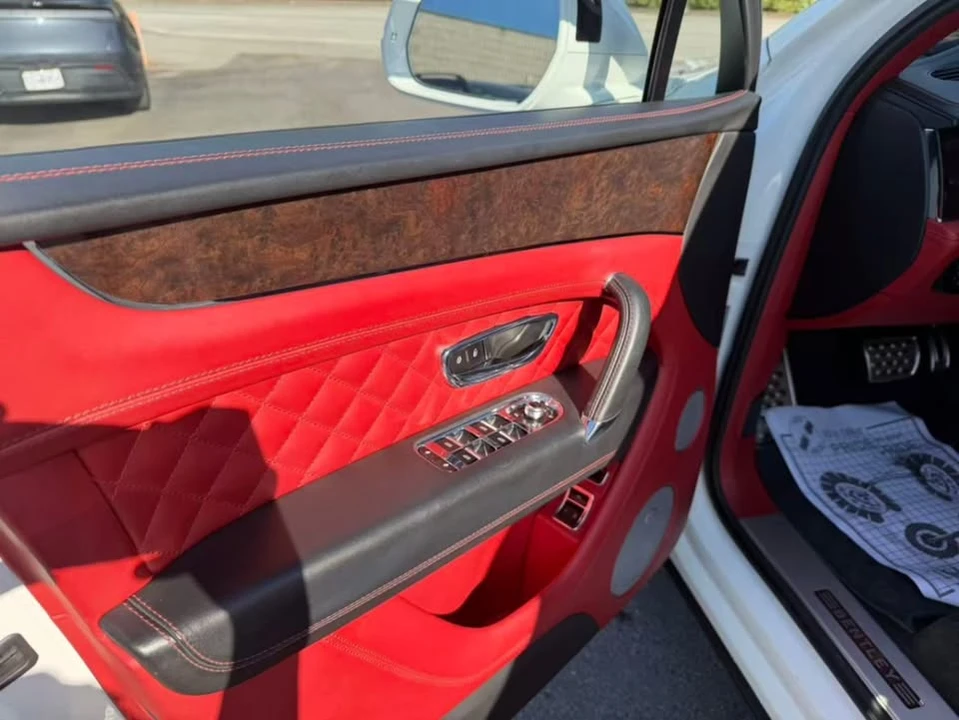 2017 Bentley Bentayga - Image 10 of 20