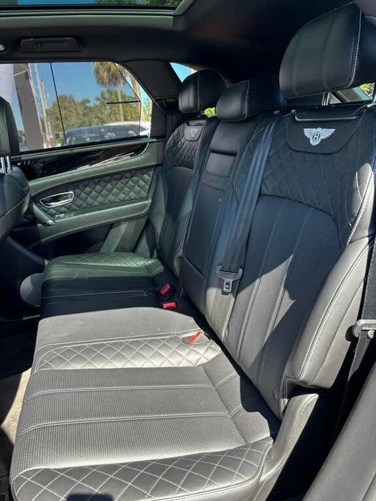 2017 Bentley Bentayga - Image 8 of 14