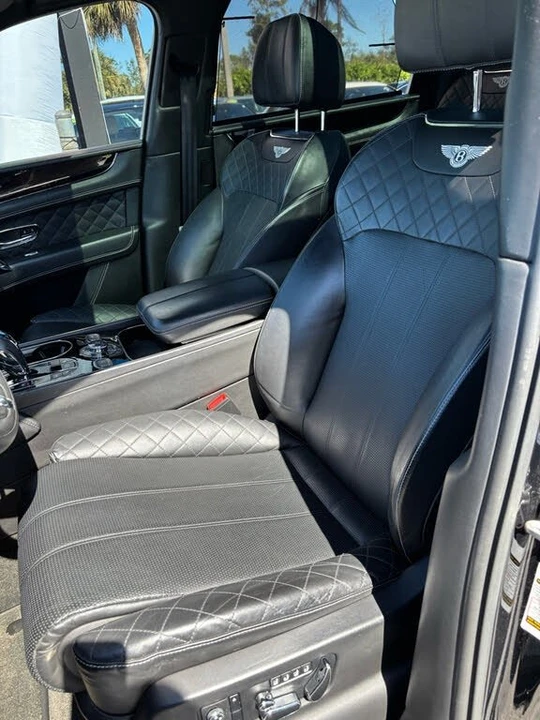 2017 Bentley Bentayga - Image 7 of 14