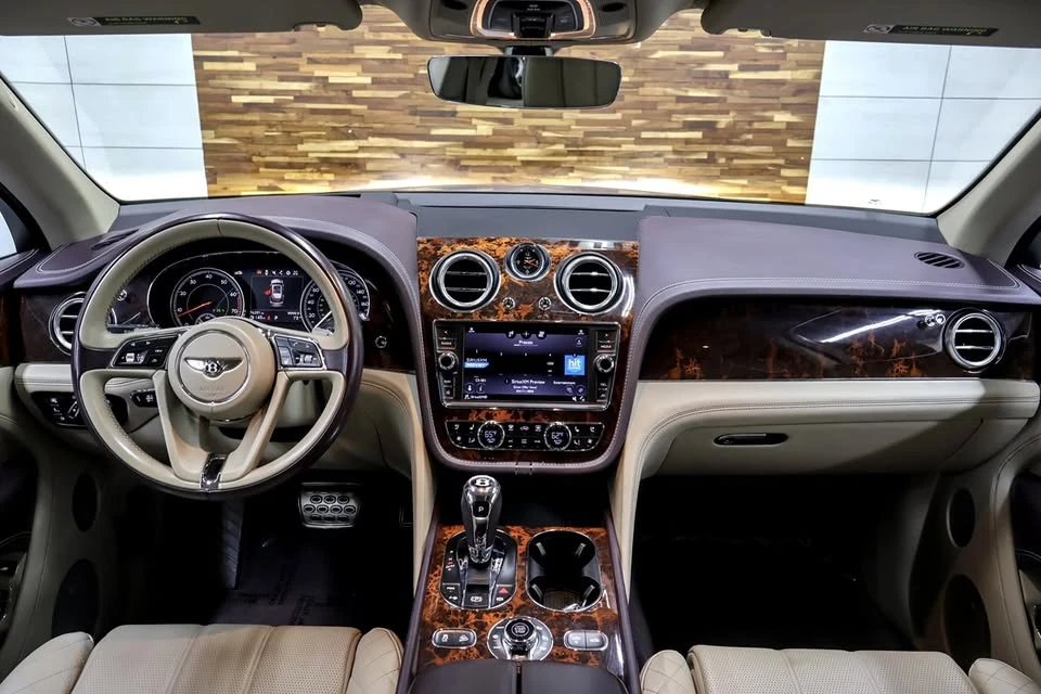 2017 Bentley Bentayga - Image 6 of 10