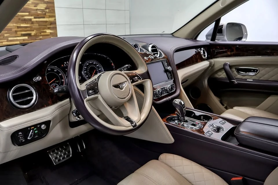 2017 Bentley Bentayga - Image 5 of 10