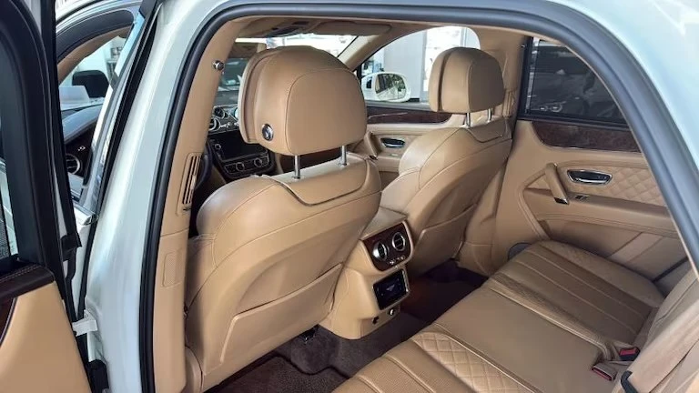 2017 Bentley Bentayga - Image 10 of 10