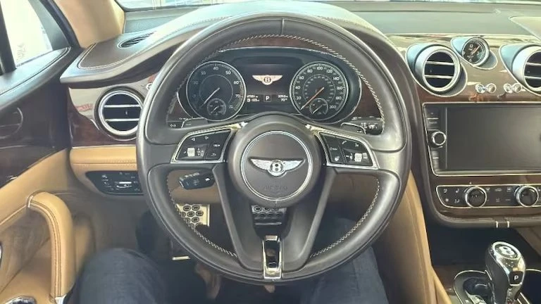 2017 Bentley Bentayga - Image 6 of 10