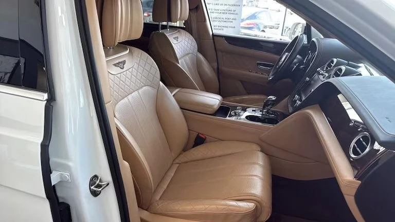 2017 Bentley Bentayga - Image 5 of 10
