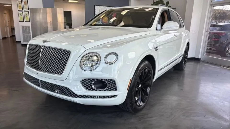 2017 Bentley Bentayga - Image 3 of 10