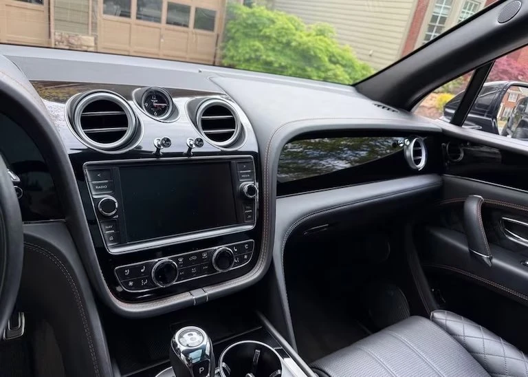 2017 Bentley Bentayga - Image 5 of 7