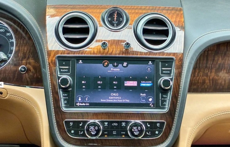 2017 Bentley Bentayga - Image 5 of 6