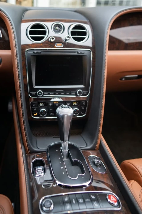 2017 Bentley Continental Flying Spur - Image 9 of 18