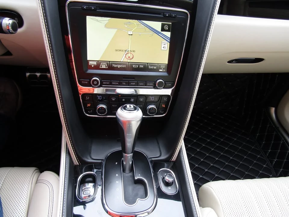 2017 Bentley Continental Flying Spur - Image 13 of 20