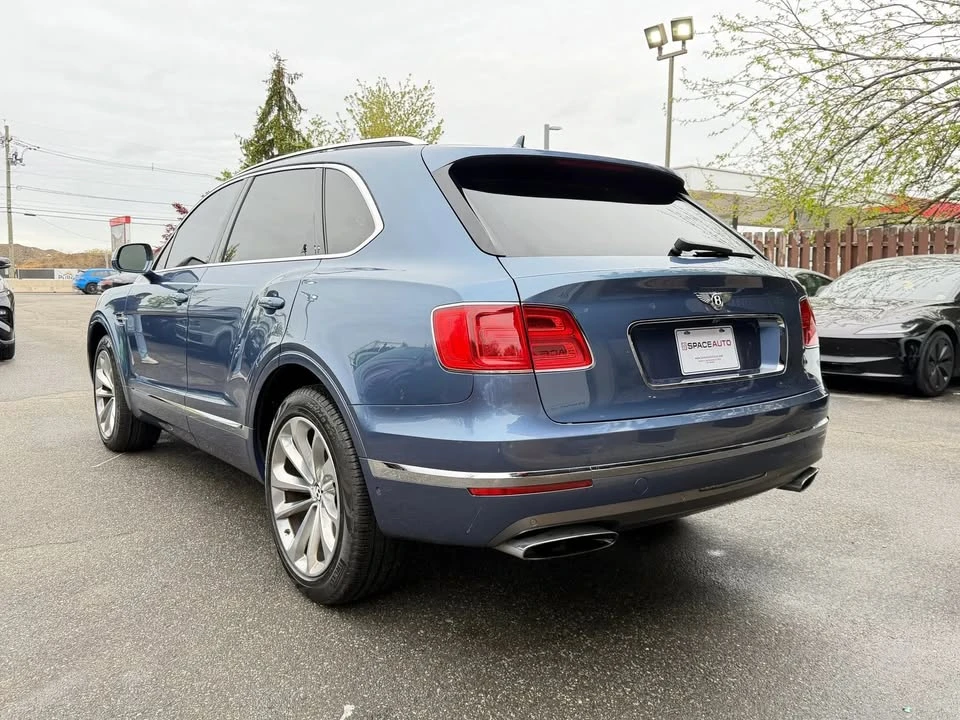 2017 Bentley Bentayga - Image 7 of 9