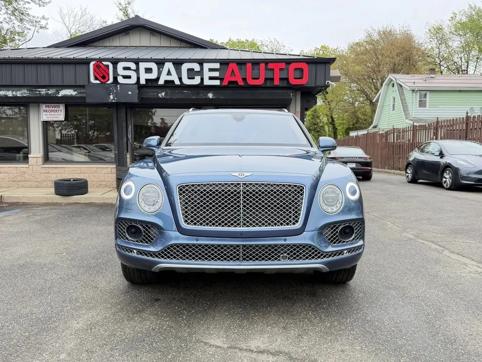 2017 Bentley Bentayga - Image 2 of 9
