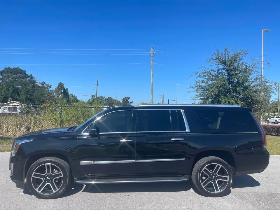 2017 Cadillac Escalade 4th Gen - Image 2 of 10