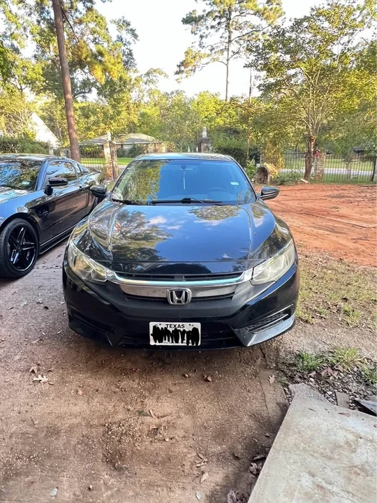 2017 Honda Civic 10th Gen - Image 2 of 10