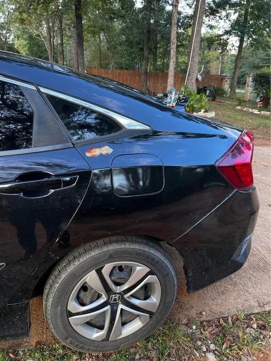 2017 Honda Civic 10th Gen - Image 8 of 10