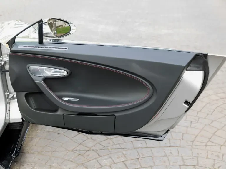 2017 Bugatti Chiron - Image 28 of 31
