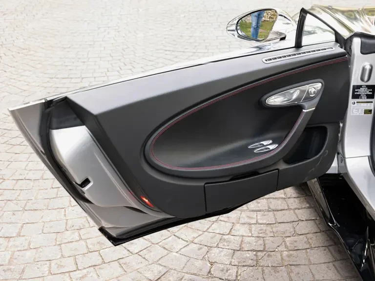 2017 Bugatti Chiron - Image 21 of 31