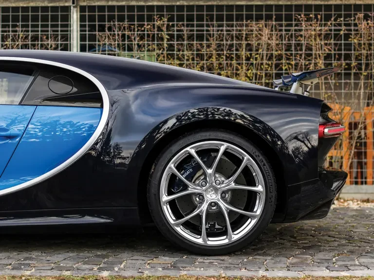2017 Bugatti Chiron - Image 26 of 31